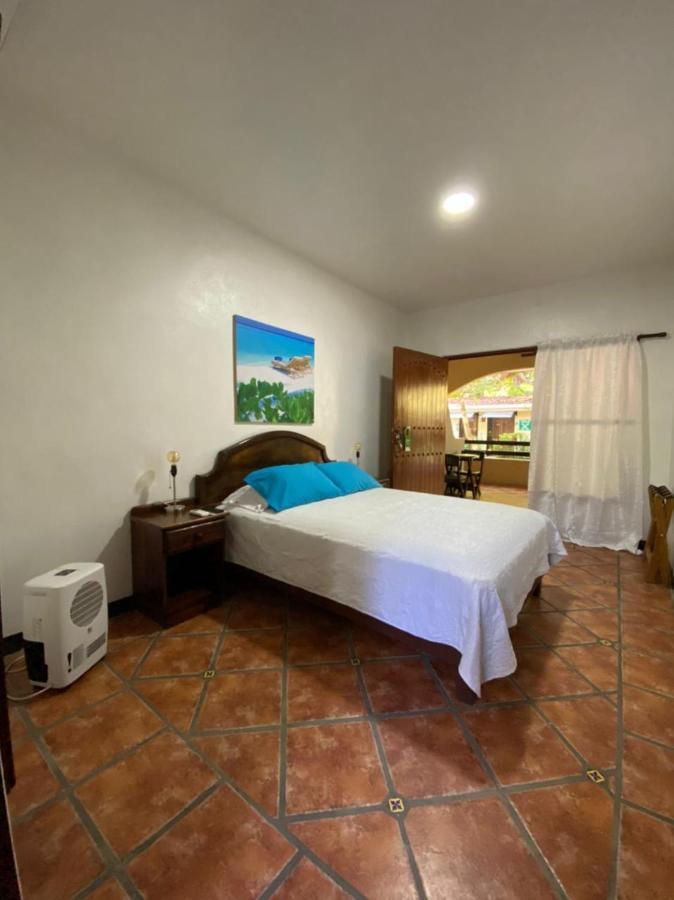 פוארטו לימון Hotel Playa Westfalia מראה חיצוני תמונה